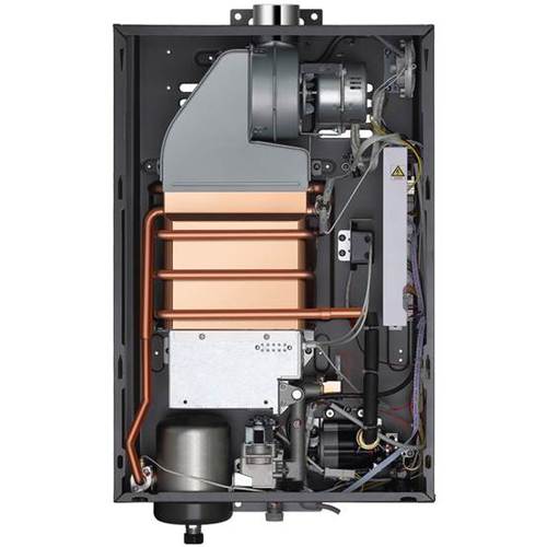 1燃气热水器则是采用了超大容积的温控舱,效仿储水式电热器内胆的原理